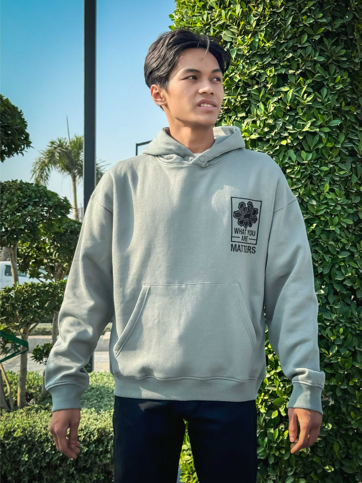 DOWN SHOULDER EMBOSS DESIGN HOODIE